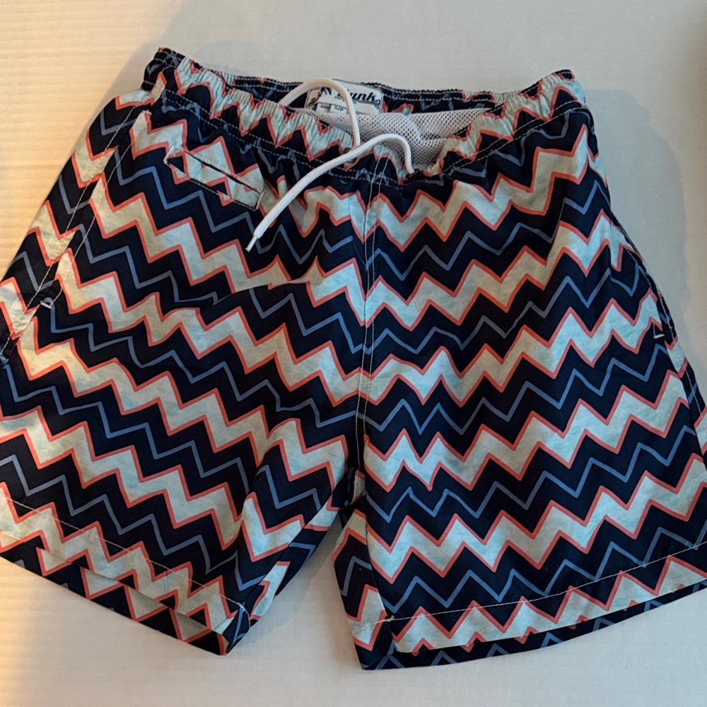 Stylish Zigzag Swim Trunks for Men